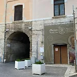 Arco Vanese * باري